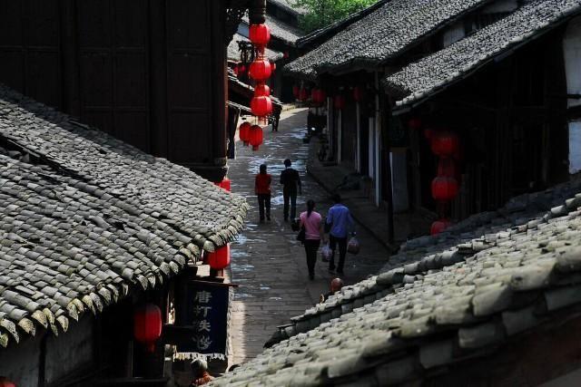 探秘吉鹿力问答社区，解锁美式发音怎么读？之谜！